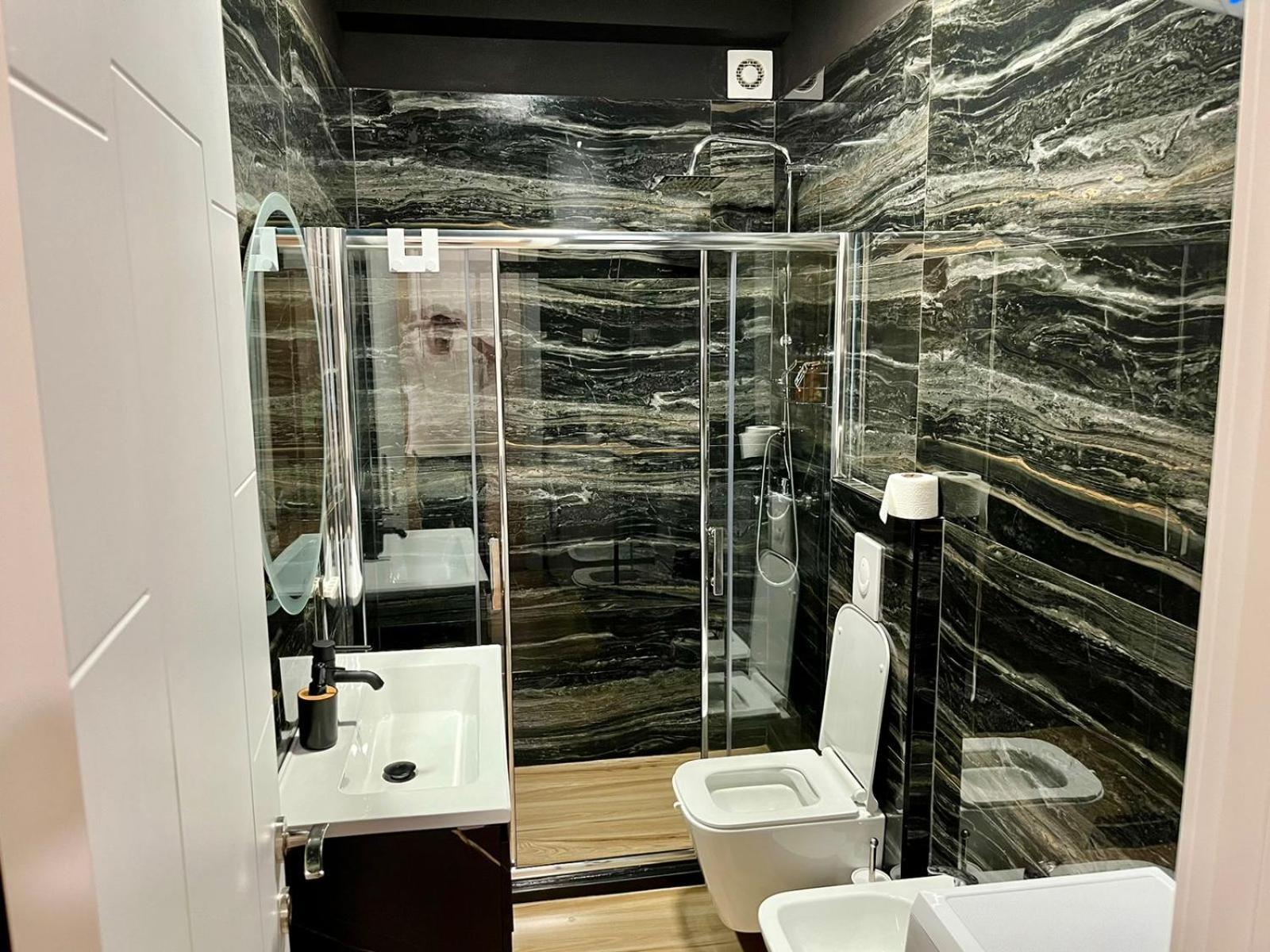 City Center Cozy Apartment تيرانا المظهر الخارجي الصورة